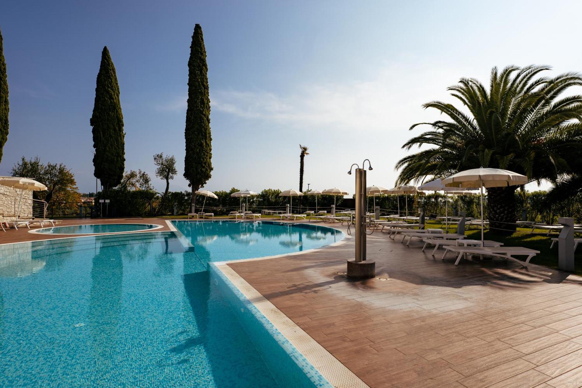 Villa Luisa Resort & Luxury Apartments Сан-Феличе-дель-Бенако Экстерьер фото
