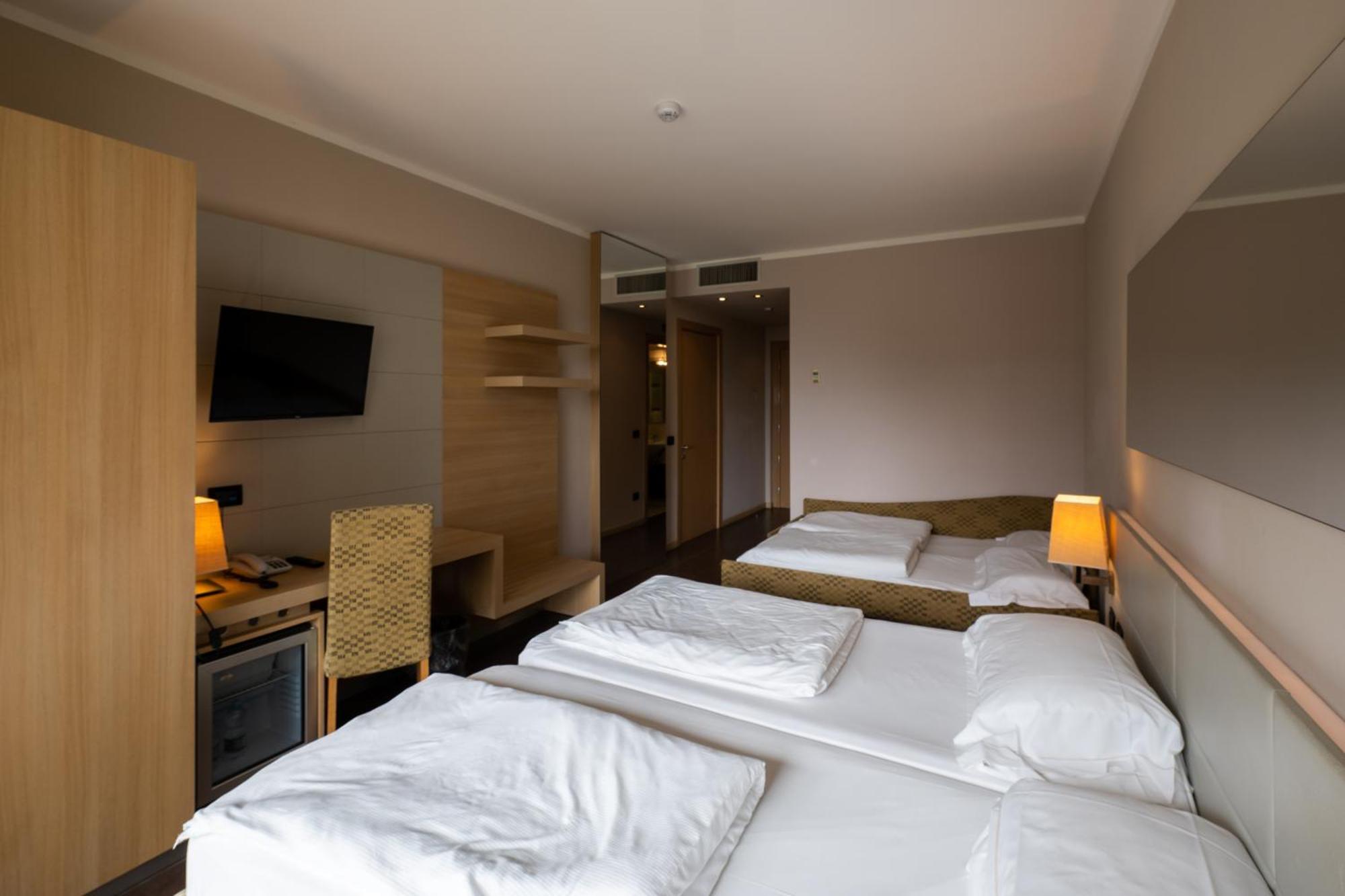 Villa Luisa Resort & Luxury Apartments Сан-Феличе-дель-Бенако Экстерьер фото