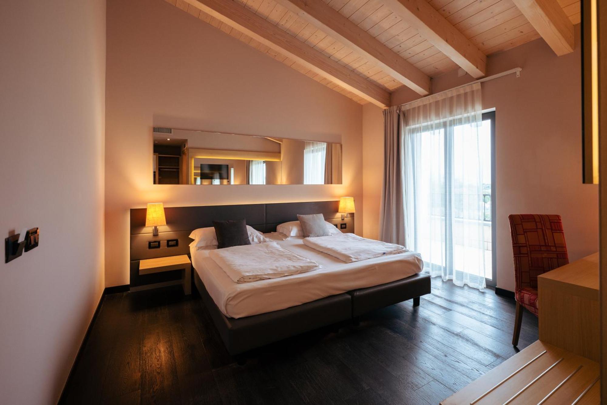 Villa Luisa Resort & Luxury Apartments Сан-Феличе-дель-Бенако Экстерьер фото