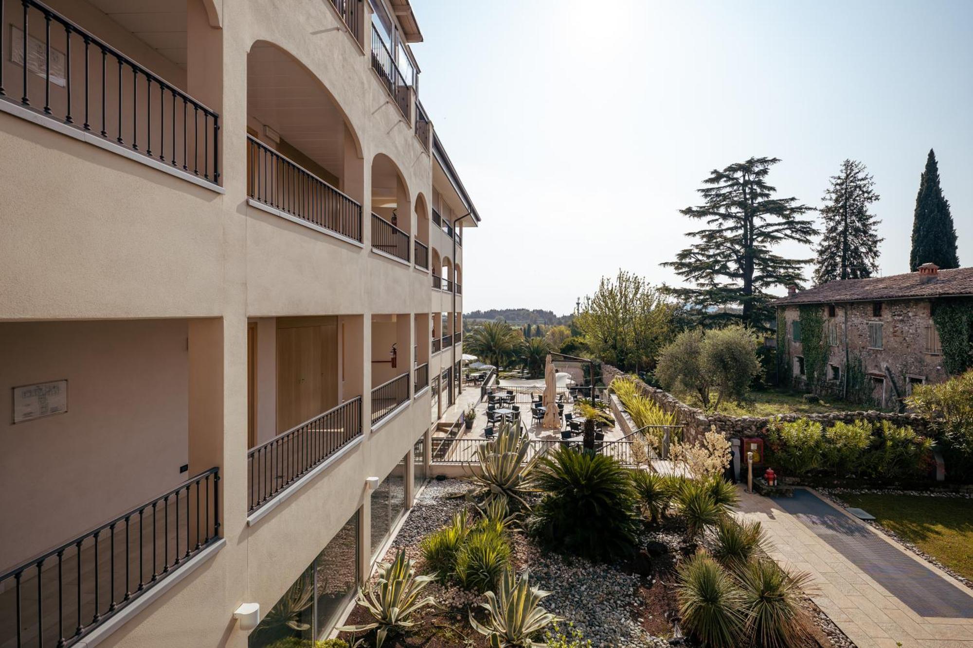 Villa Luisa Resort & Luxury Apartments Сан-Феличе-дель-Бенако Экстерьер фото